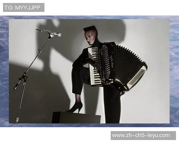 大布与朋克的碰撞探讨时尚与文化的交融与对抗 大布与朋克的碰撞探讨时尚与文化的交融与对抗